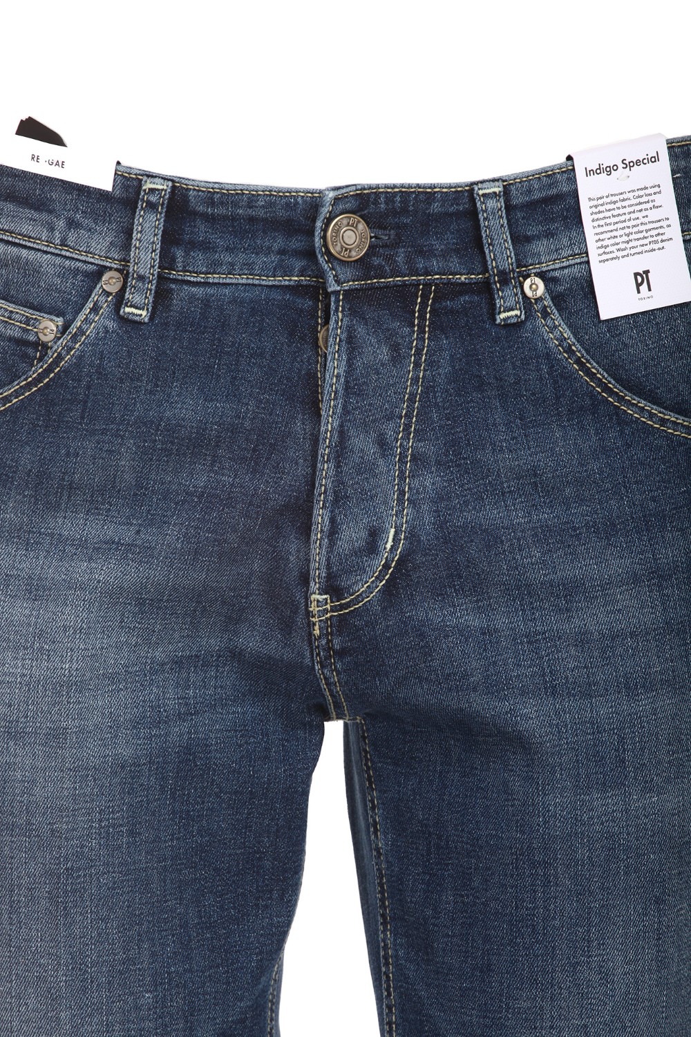 shop PT01  Jeans: PT01 denim in cotone elasticizzato.
Tasche all'americana.
Tapered fit.
Taschino orologio.
Chiusura con zip e bottone.
Cinturino in doppio tessuto.
Fondo 17 cm circa con orlo finito.
Composizione: 98% cotone, 2% elastane.
Fabbricato in Romania.. C5TJ05B30BAS TX28-MB36 number 4588945